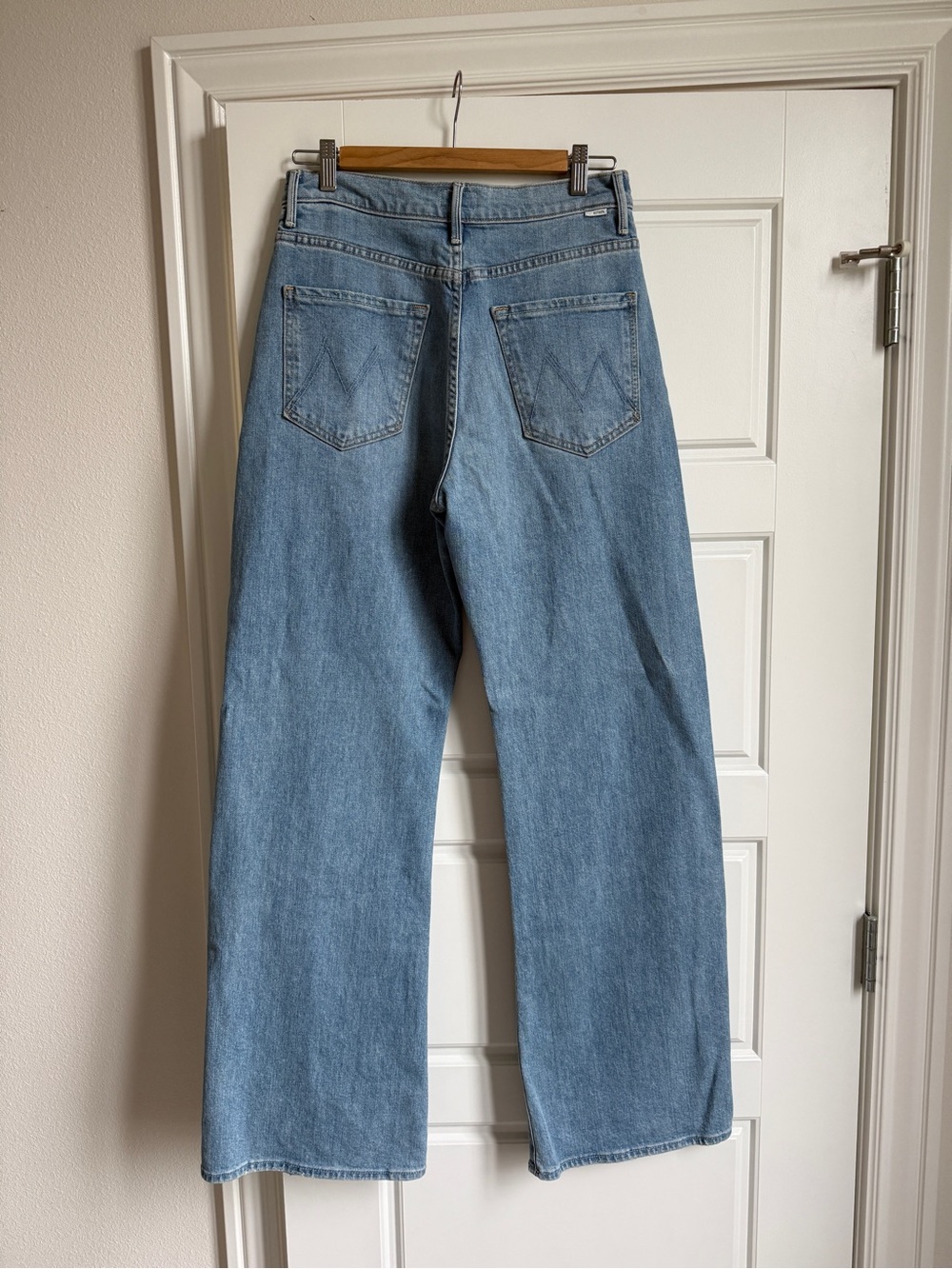 MOTHER The Lasso Sneak wide leg jeans - Picture 6 of 7